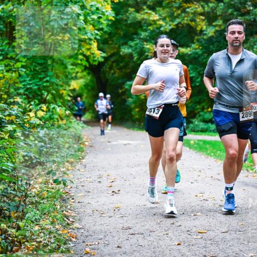 12.10.2025 - Bramfelder Halbmarathon 2025 Dr. Thomas Lammeyer http://msf.ph/oto/9346986 12.10.2025 10:22:11 Laufen 813, 2890, 02 meine-sportfotos.de