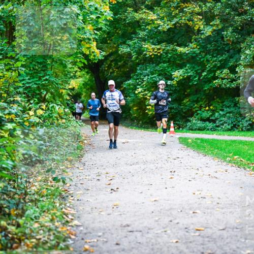12.10.2025 - Bramfelder Halbmarathon 2025 Dr. Thomas Lammeyer http://msf.ph/oto/9347004 12.10.2025 10:22:16 Laufen 11, 2022, 2436 meine-sportfotos.de