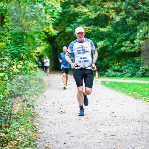 12.10.2025 - Bramfelder Halbmarathon 2025 Dr. Thomas Lammeyer http://msf.ph/oto/9347024 12.10.2025 10:22:20 Laufen 05, 11, 2023 meine-sportfotos.de