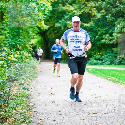12.10.2025 - Bramfelder Halbmarathon 2025 Dr. Thomas Lammeyer http://msf.ph/oto/9347027 12.10.2025 10:22:20 Laufen 05, 11, 2023 meine-sportfotos.de
