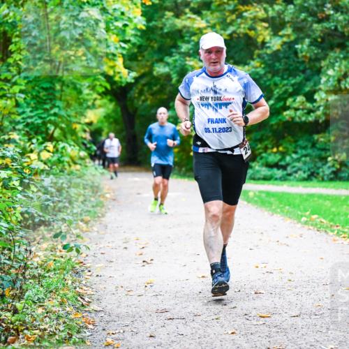 12.10.2025 - Bramfelder Halbmarathon 2025 Dr. Thomas Lammeyer http://msf.ph/oto/9347028 12.10.2025 10:22:20 Laufen 05, 11, 2023 meine-sportfotos.de