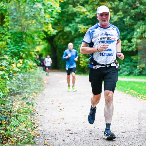 12.10.2025 - Bramfelder Halbmarathon 2025 Dr. Thomas Lammeyer http://msf.ph/oto/9347031 12.10.2025 10:22:20 Laufen 05, 11, 2023 meine-sportfotos.de