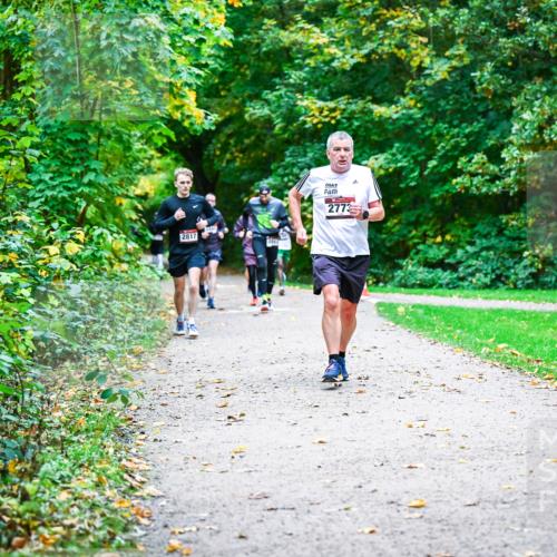 12.10.2025 - Bramfelder Halbmarathon 2025 Dr. Thomas Lammeyer http://msf.ph/oto/9347072 12.10.2025 10:22:29 Laufen 2817, 277 meine-sportfotos.de