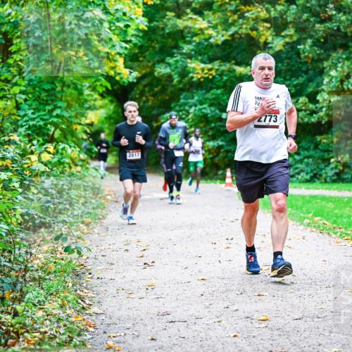12.10.2025 - Bramfelder Halbmarathon 2025 Dr. Thomas Lammeyer http://msf.ph/oto/9347080 12.10.2025 10:22:30 Laufen 2817, 20, 2173 meine-sportfotos.de