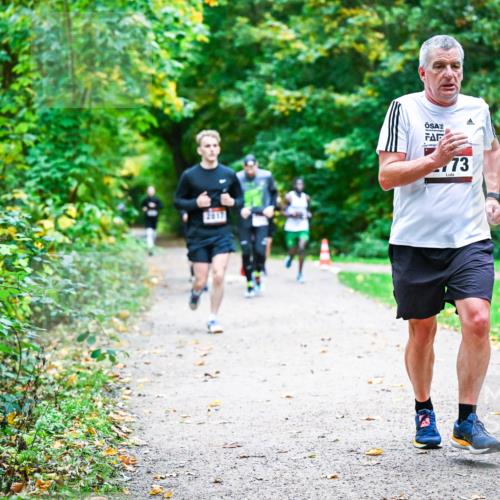 12.10.2025 - Bramfelder Halbmarathon 2025 Dr. Thomas Lammeyer http://msf.ph/oto/9347085 12.10.2025 10:22:31 Laufen 2617, 73 meine-sportfotos.de