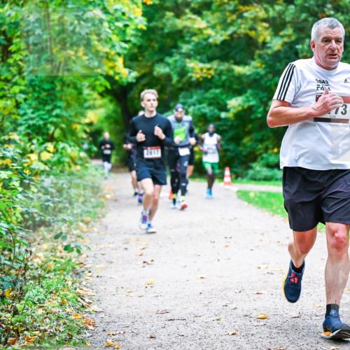 12.10.2025 - Bramfelder Halbmarathon 2025 Dr. Thomas Lammeyer http://msf.ph/oto/9347086 12.10.2025 10:22:31 Laufen 2817, 73 meine-sportfotos.de