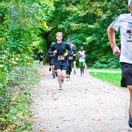 12.10.2025 - Bramfelder Halbmarathon 2025 Dr. Thomas Lammeyer http://msf.ph/oto/9347087 12.10.2025 10:22:31 Laufen 2817, 2883, 197, 2203, 2773 meine-sportfotos.de