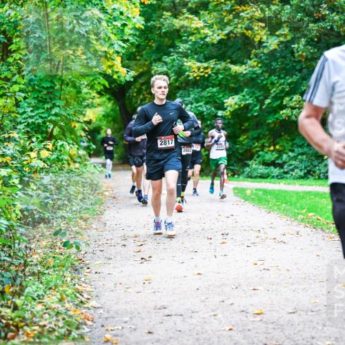 12.10.2025 - Bramfelder Halbmarathon 2025 Dr. Thomas Lammeyer http://msf.ph/oto/9347088 12.10.2025 10:22:31 Laufen 2817, 197, 2203, 2883, 2773 meine-sportfotos.de