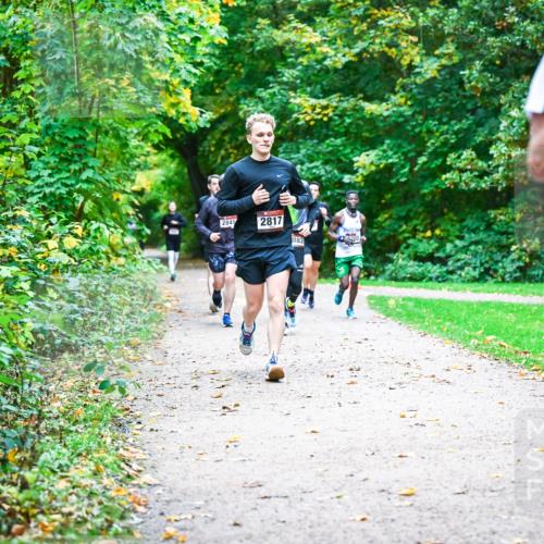 12.10.2025 - Bramfelder Halbmarathon 2025 Dr. Thomas Lammeyer http://msf.ph/oto/9347089 12.10.2025 10:22:31 Laufen 2841, 2817, 883 meine-sportfotos.de