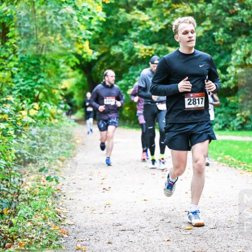 12.10.2025 - Bramfelder Halbmarathon 2025 Dr. Thomas Lammeyer http://msf.ph/oto/9347101 12.10.2025 10:22:33 Laufen 2841, 2817 meine-sportfotos.de