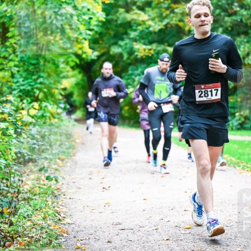 12.10.2025 - Bramfelder Halbmarathon 2025 Dr. Thomas Lammeyer http://msf.ph/oto/9347103 12.10.2025 10:22:33 Laufen 2817 meine-sportfotos.de
