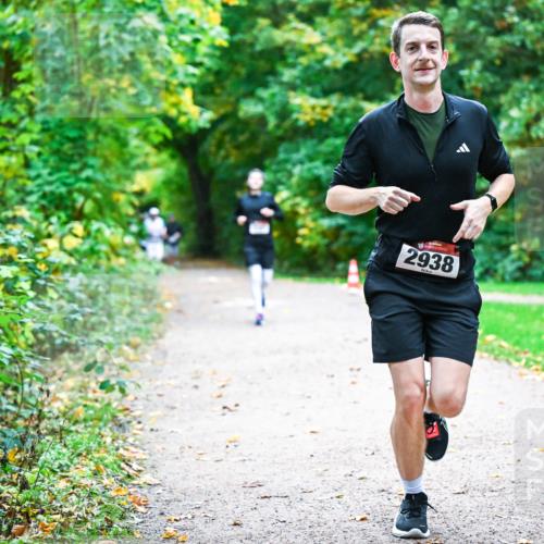 12.10.2025 - Bramfelder Halbmarathon 2025 Dr. Thomas Lammeyer http://msf.ph/oto/9347127 12.10.2025 10:22:37 Laufen 2938 meine-sportfotos.de
