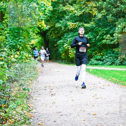 12.10.2025 - Bramfelder Halbmarathon 2025 Dr. Thomas Lammeyer http://msf.ph/oto/9347133 12.10.2025 10:22:40 Laufen 2567 meine-sportfotos.de