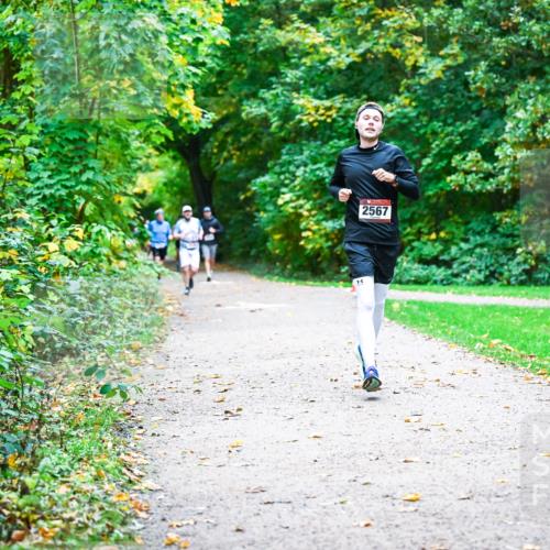 12.10.2025 - Bramfelder Halbmarathon 2025 Dr. Thomas Lammeyer http://msf.ph/oto/9347135 12.10.2025 10:22:40 Laufen 2567 meine-sportfotos.de