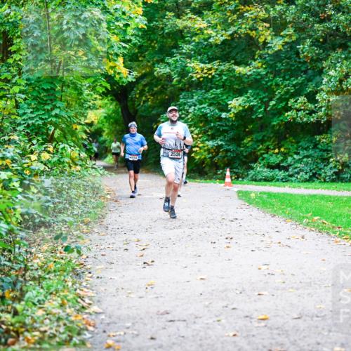 12.10.2025 - Bramfelder Halbmarathon 2025 Dr. Thomas Lammeyer http://msf.ph/oto/9347147 12.10.2025 10:22:44 Laufen 2854, 2526 meine-sportfotos.de