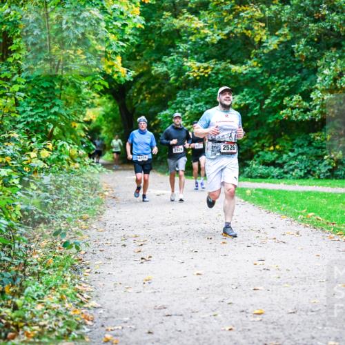 12.10.2025 - Bramfelder Halbmarathon 2025 Dr. Thomas Lammeyer http://msf.ph/oto/9347156 12.10.2025 10:22:46 Laufen 72854, 2929, 2526 meine-sportfotos.de