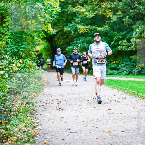 12.10.2025 - Bramfelder Halbmarathon 2025 Dr. Thomas Lammeyer http://msf.ph/oto/9347158 12.10.2025 10:22:46 Laufen 2526, 2929 meine-sportfotos.de
