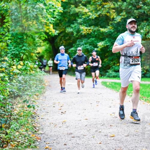 12.10.2025 - Bramfelder Halbmarathon 2025 Dr. Thomas Lammeyer http://msf.ph/oto/9347165 12.10.2025 10:22:47 Laufen 2, 2526 meine-sportfotos.de