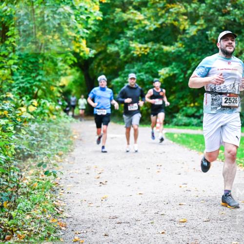 12.10.2025 - Bramfelder Halbmarathon 2025 Dr. Thomas Lammeyer http://msf.ph/oto/9347166 12.10.2025 10:22:47 Laufen 17, 2526 meine-sportfotos.de