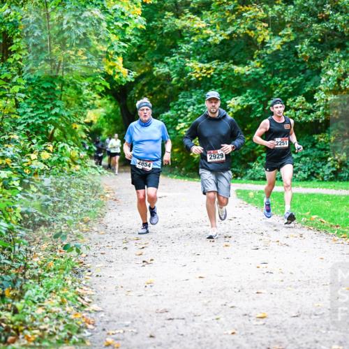 12.10.2025 - Bramfelder Halbmarathon 2025 Dr. Thomas Lammeyer http://msf.ph/oto/9347173 12.10.2025 10:22:48 Laufen 2854, 2929, 2251 meine-sportfotos.de