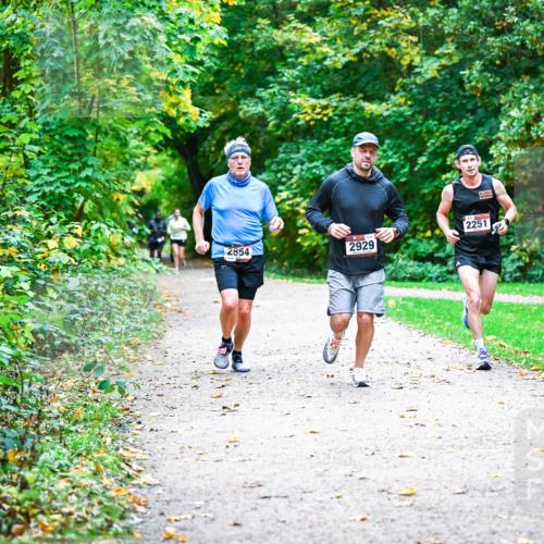 12.10.2025 - Bramfelder Halbmarathon 2025 Dr. Thomas Lammeyer http://msf.ph/oto/9347176 12.10.2025 10:22:49 Laufen 2854, 2929, 2251 meine-sportfotos.de