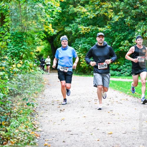 12.10.2025 - Bramfelder Halbmarathon 2025 Dr. Thomas Lammeyer http://msf.ph/oto/9347178 12.10.2025 10:22:49 Laufen 2854, 2929, 2251 meine-sportfotos.de