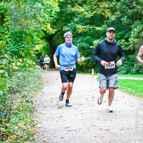 12.10.2025 - Bramfelder Halbmarathon 2025 Dr. Thomas Lammeyer http://msf.ph/oto/9347181 12.10.2025 10:22:49 Laufen 2854, 2929, 2251 meine-sportfotos.de
