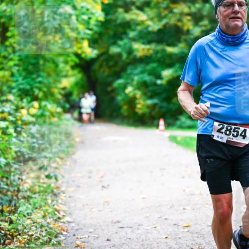 12.10.2025 - Bramfelder Halbmarathon 2025 Dr. Thomas Lammeyer http://msf.ph/oto/9347194 12.10.2025 10:22:51 Laufen 2854, 56 meine-sportfotos.de