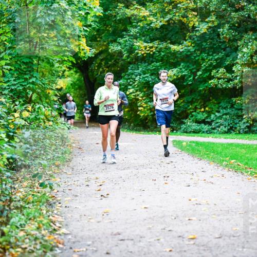 12.10.2025 - Bramfelder Halbmarathon 2025 Dr. Thomas Lammeyer http://msf.ph/oto/9347198 12.10.2025 10:22:57 Laufen 2576, 2216 meine-sportfotos.de