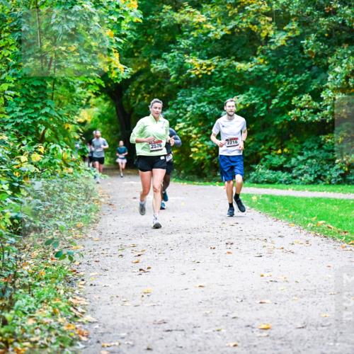 12.10.2025 - Bramfelder Halbmarathon 2025 Dr. Thomas Lammeyer http://msf.ph/oto/9347199 12.10.2025 10:22:58 Laufen 2576, 2216 meine-sportfotos.de