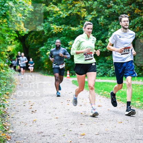 12.10.2025 - Bramfelder Halbmarathon 2025 Dr. Thomas Lammeyer http://msf.ph/oto/9347215 12.10.2025 10:23:00 Laufen 246, 2576, 216 meine-sportfotos.de