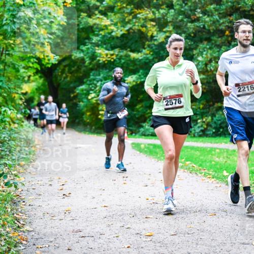 12.10.2025 - Bramfelder Halbmarathon 2025 Dr. Thomas Lammeyer http://msf.ph/oto/9347217 12.10.2025 10:23:00 Laufen 2576, 2216 meine-sportfotos.de
