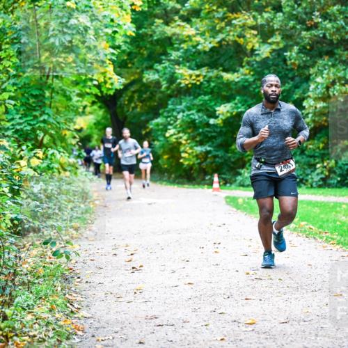 12.10.2025 - Bramfelder Halbmarathon 2025 Dr. Thomas Lammeyer http://msf.ph/oto/9347225 12.10.2025 10:23:01 Laufen 2481 meine-sportfotos.de