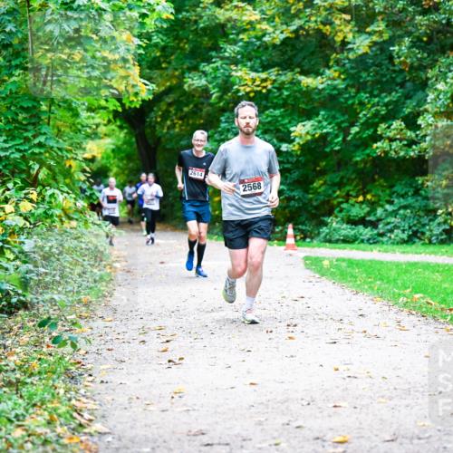 12.10.2025 - Bramfelder Halbmarathon 2025 Dr. Thomas Lammeyer http://msf.ph/oto/9347229 12.10.2025 10:23:06 Laufen 2614, 2568 meine-sportfotos.de
