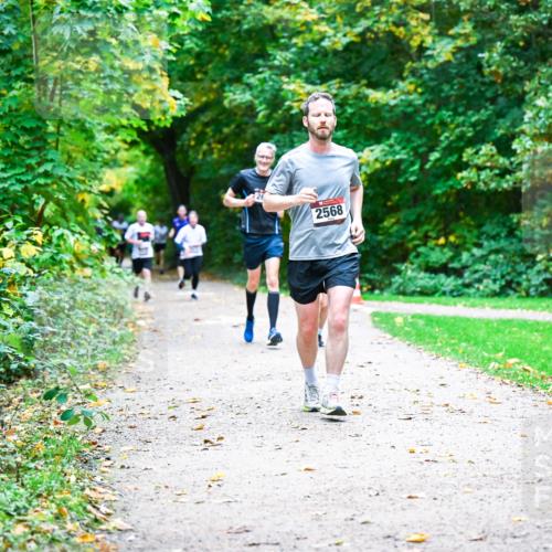 12.10.2025 - Bramfelder Halbmarathon 2025 Dr. Thomas Lammeyer http://msf.ph/oto/9347233 12.10.2025 10:23:06 Laufen 2568 meine-sportfotos.de