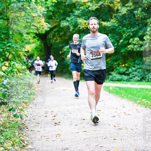 12.10.2025 - Bramfelder Halbmarathon 2025 Dr. Thomas Lammeyer http://msf.ph/oto/9347236 12.10.2025 10:23:07 Laufen 2614, 2568 meine-sportfotos.de