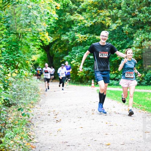 12.10.2025 - Bramfelder Halbmarathon 2025 Dr. Thomas Lammeyer http://msf.ph/oto/9347249 12.10.2025 10:23:09 Laufen 2614, 2737 meine-sportfotos.de