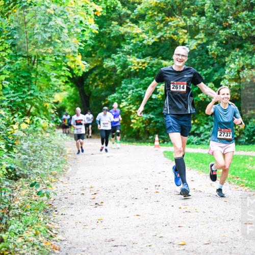 12.10.2025 - Bramfelder Halbmarathon 2025 Dr. Thomas Lammeyer http://msf.ph/oto/9347250 12.10.2025 10:23:09 Laufen 2614, 2737 meine-sportfotos.de