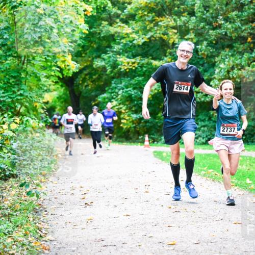 12.10.2025 - Bramfelder Halbmarathon 2025 Dr. Thomas Lammeyer http://msf.ph/oto/9347252 12.10.2025 10:23:10 Laufen 2614, 2737 meine-sportfotos.de