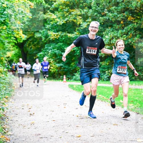 12.10.2025 - Bramfelder Halbmarathon 2025 Dr. Thomas Lammeyer http://msf.ph/oto/9347254 12.10.2025 10:23:10 Laufen 2614, 2737 meine-sportfotos.de