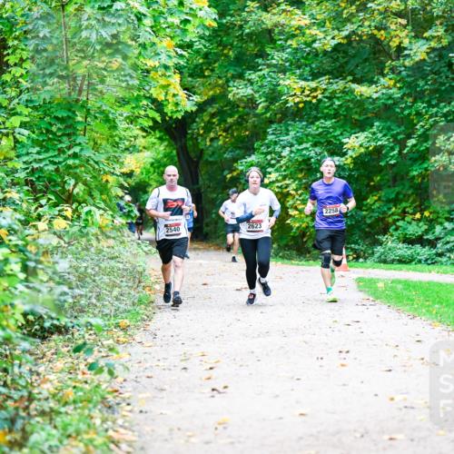 12.10.2025 - Bramfelder Halbmarathon 2025 Dr. Thomas Lammeyer http://msf.ph/oto/9347260 12.10.2025 10:23:12 Laufen 2540, 2623, 2258 meine-sportfotos.de