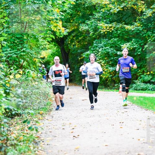 12.10.2025 - Bramfelder Halbmarathon 2025 Dr. Thomas Lammeyer http://msf.ph/oto/9347264 12.10.2025 10:23:12 Laufen 2540, 2623, 2258 meine-sportfotos.de