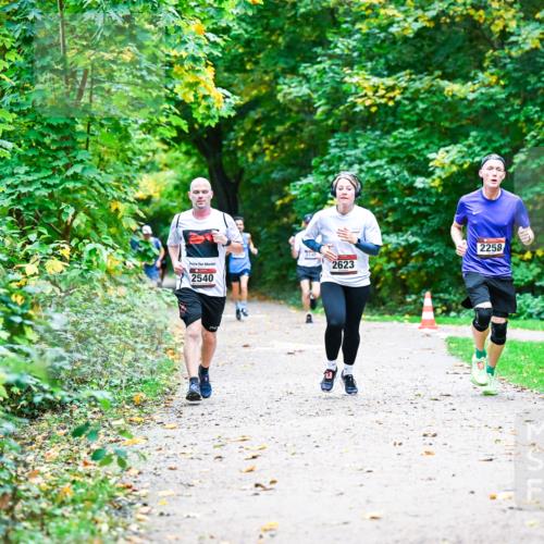 12.10.2025 - Bramfelder Halbmarathon 2025 Dr. Thomas Lammeyer http://msf.ph/oto/9347268 12.10.2025 10:23:13 Laufen 2540, 2623, 2258 meine-sportfotos.de