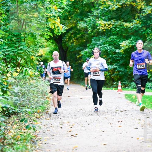 12.10.2025 - Bramfelder Halbmarathon 2025 Dr. Thomas Lammeyer http://msf.ph/oto/9347269 12.10.2025 10:23:13 Laufen 2540, 11771, 2258, 2623 meine-sportfotos.de