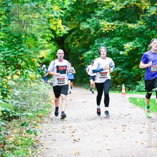 12.10.2025 - Bramfelder Halbmarathon 2025 Dr. Thomas Lammeyer http://msf.ph/oto/9347271 12.10.2025 10:23:13 Laufen 2540, 2623, 2258 meine-sportfotos.de