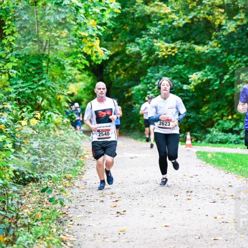12.10.2025 - Bramfelder Halbmarathon 2025 Dr. Thomas Lammeyer http://msf.ph/oto/9347275 12.10.2025 10:23:14 Laufen 2540, 2623, 2258 meine-sportfotos.de