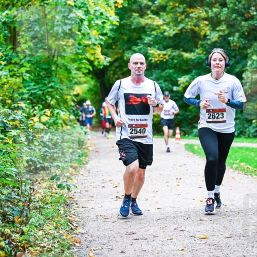 12.10.2025 - Bramfelder Halbmarathon 2025 Dr. Thomas Lammeyer http://msf.ph/oto/9347286 12.10.2025 10:23:15 Laufen 2540, 2623 meine-sportfotos.de
