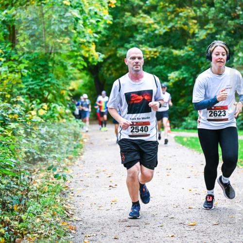 12.10.2025 - Bramfelder Halbmarathon 2025 Dr. Thomas Lammeyer http://msf.ph/oto/9347288 12.10.2025 10:23:16 Laufen 2540, 2623 meine-sportfotos.de