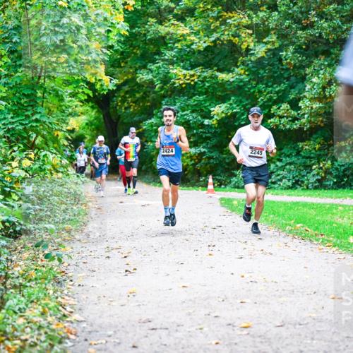 12.10.2025 - Bramfelder Halbmarathon 2025 Dr. Thomas Lammeyer http://msf.ph/oto/9347296 12.10.2025 10:23:17 Laufen 2424, 2245 meine-sportfotos.de