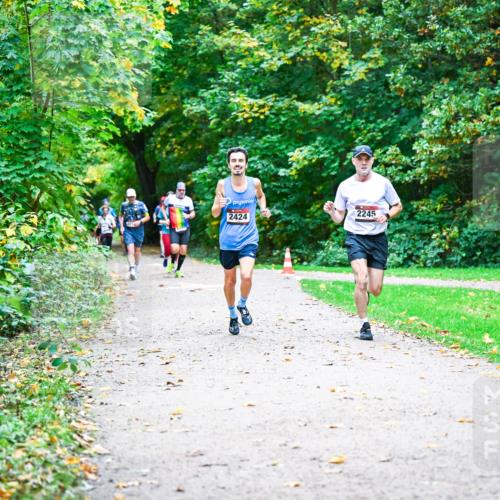 12.10.2025 - Bramfelder Halbmarathon 2025 Dr. Thomas Lammeyer http://msf.ph/oto/9347298 12.10.2025 10:23:18 Laufen 2424, 2245 meine-sportfotos.de